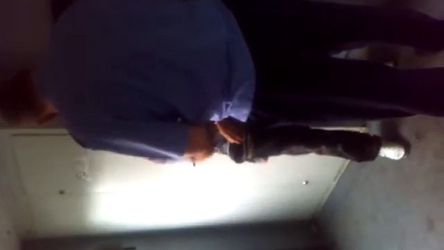 как ведет себя по хамски сотрудник охраны!!!! смотреть онлайн