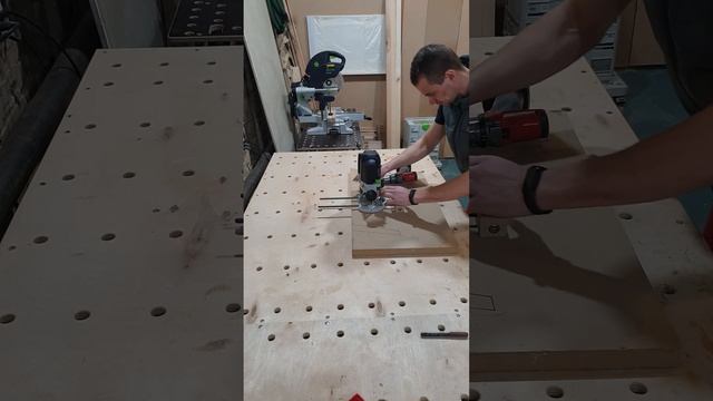 Простейший и компактный циркуль для фрезера Festool 1400 (compass for Festool 1400 router) смотреть онлайн