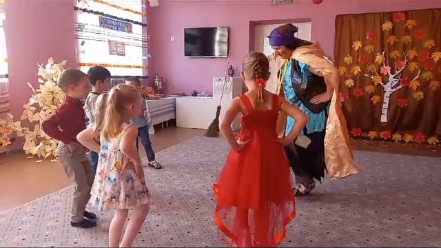 Танец с Бабой Ягой смотреть онлайн