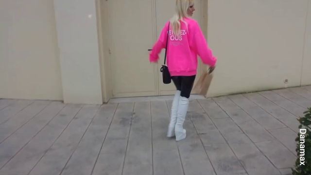Colorful Autumn, Shiny Leggings, Wedge Boots In White Leather And Fuchsia Sweatshirt