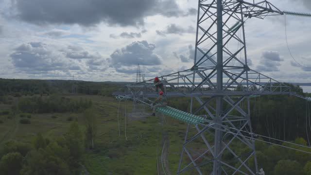 ВЛ 330 кВ Ондская ГЭС – ПС Петрозаводская, сварка шлейфов, монтаж провода и установка шаров-маркеров