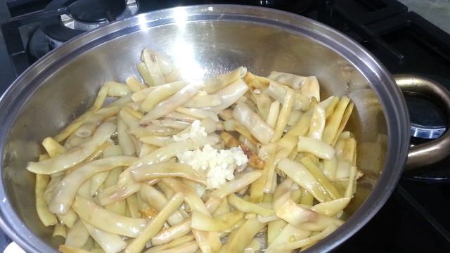 Пастери с молодым картофелем в сметанном соусе \ МОЛДАВСКАЯ КУХНЯ \