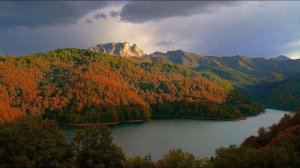 Lake Göygöl. Озеро Гёйгёль. Göygöl.