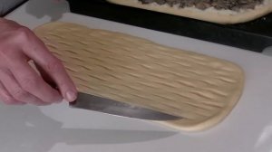 Дрожжевой_пирог_с_грибами.(1080p).mp4