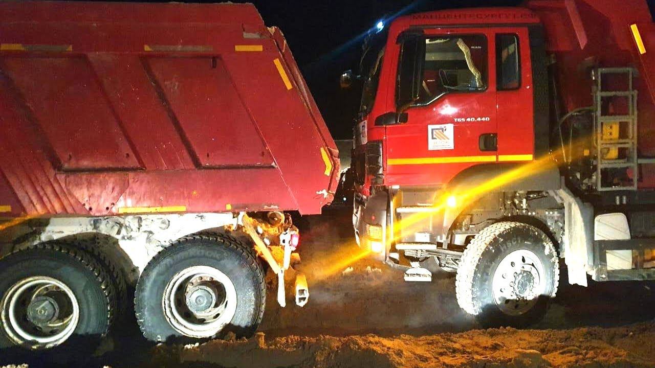 Работа водителем в ханты мансийске. Грузовики Югра. Авария на трассе Демьянка Ханты-Мансийск 4 декабря 2022 г.. Ханты-Мансийск ДТП 18,12.2022. Авария на месторождении в ХМАО.