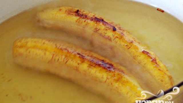 Лодочки из бананов с мясной начинкой