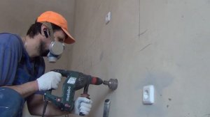 Перфоратора KHE 3251 с коронкой 68 мм, как сверлит?