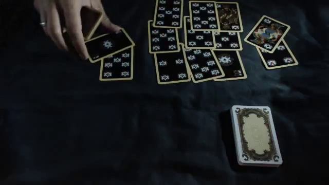 Онлайн гадание ЕСТЬ ЛИ У МЕНЯ ТАЙНЫЕ ВРАГИ смотреть онлайн