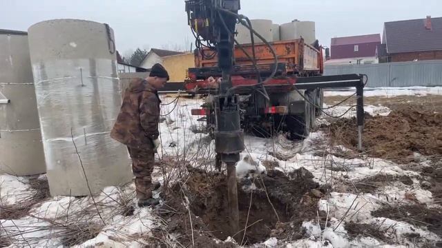 Бурение колодца машиной в Московской Области смотреть онлайн