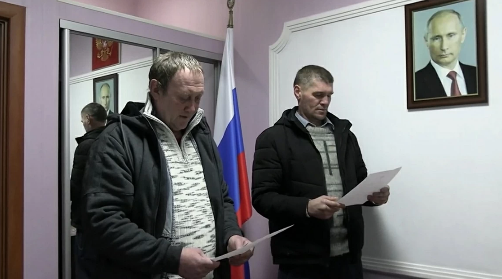 В ДНР сотрудники полиции начали выдачу жителям Авдеевки российских паспортов