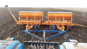 Посев пшеницы ХТЗ 17221+Кузнечанка