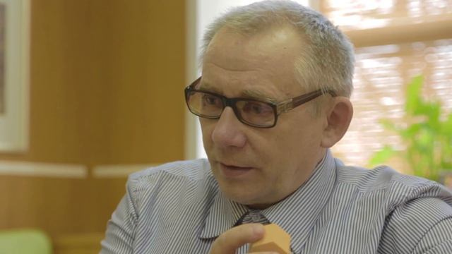 #НеДетские_вопросы Почему Луна не падает на Землю?