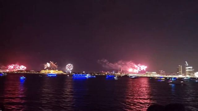 #Dubaj Rezydencja Jumeirah Beach | Palma Dżamira | Nowy Rok 2022 | Sylwestrowe fajerwerki. смотреть онлайн