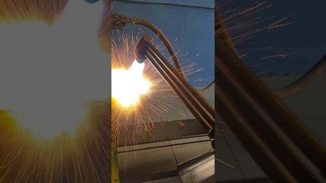 Износостойкая наплавка лемеха твёрдым сплавом с помощью газопламенной установки "ТЕНА НГНПМ"