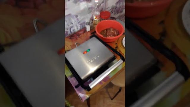 В прошлом видео мы замариновали мясо!!сейчас будем с вами жарить смотреть онлайн