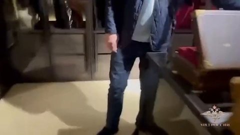 МВД показало новые кадры с обысков у Блиновской (в том числе из ее гардероба)