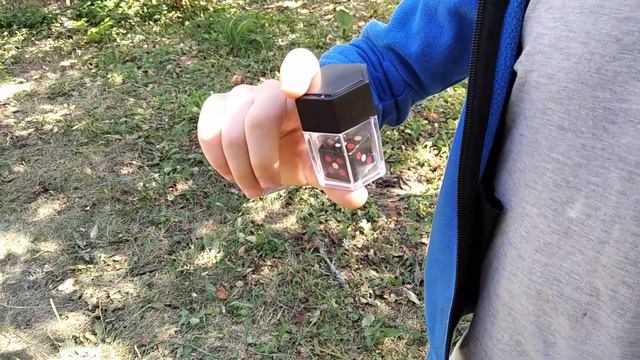 Фокус с кубиками показывает мальчик смотреть онлайн