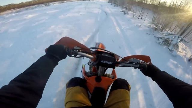 Эндуро Зимой. Пробил Двигатель смотреть онлайн