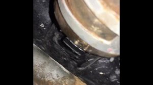 Подтекает нижний патрубок радиатора Камри 30