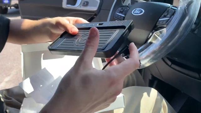 FREE GIVEAWAY: 2022 FORD EXPLORER WIRELESS CHARGER- BEST AFTERMARKET ADD: Unboxing, Install & Revie смотреть онлайн