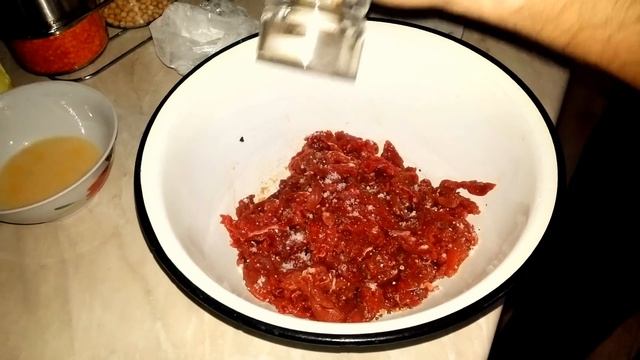 КАК ЗАМАРИНОВАТЬ МЯСО ДЛЯ ЛАГМАНА(САЛАТОВ И ВОКА)