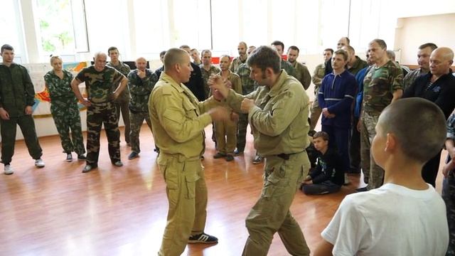 Защита От Прямого Удара Рукой смотреть онлайн