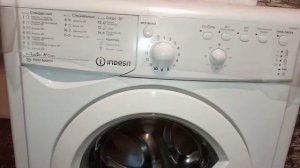 Стиральная машина Indesit IWSB50851 (после года эксплуатации).
