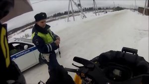 ДПС останавливает квадроцикл