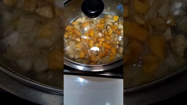 Фаршированные куриные бёдра с карамелизированой айвой ;)*