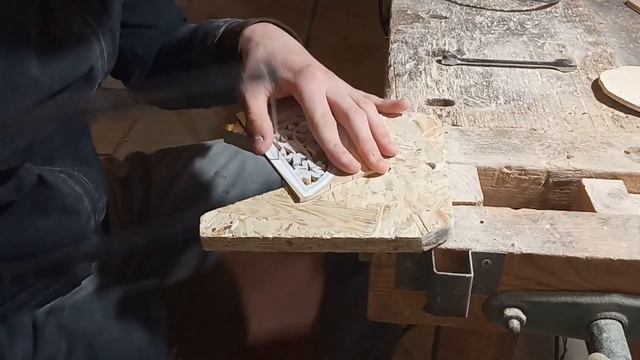 #14 КАК СДЕЛАТЬ ПОЛКУ ИЗ ФАНЕРЫ. "Резная полка из фанеры ручным лобзиком" смотреть онлайн