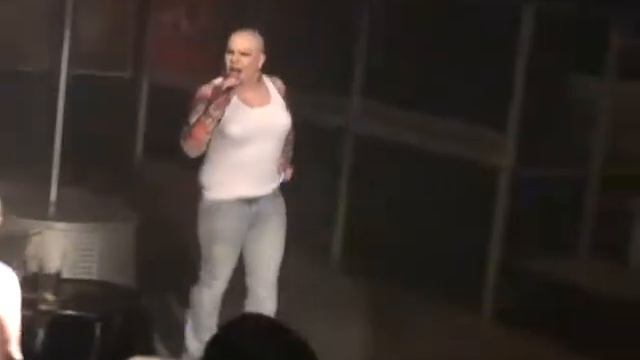 Babette - Bif Naked Britney Spears смотреть онлайн