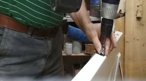 установка навесов и замков в двери своими руками