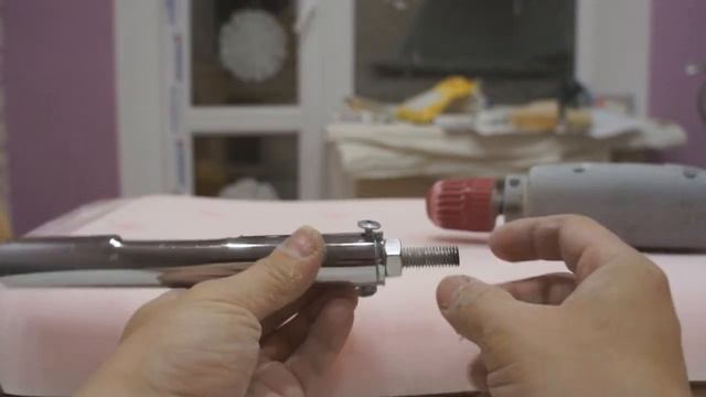 Чем и как сделать ОТВЕРСТИЕ В ПОРОЛОНЕ для каретной стяжки.
