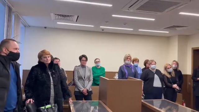 Суд лишил прав родителей жившей 5 лет в московском медцентре девочки. смотреть онлайн