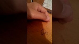 что с пальцем?дергается тик