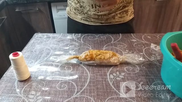 Рулет из тонкого свиного сала.