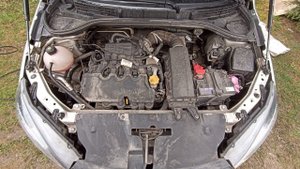 LADA VeSтА,,,как и зачем мыть двигатель !!! И МИР ТРУД МАЙ !!!