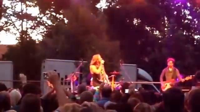 Tomáš Klus Ostrov 25.7.2015 "jdu si placnout" improvizace смотреть онлайн