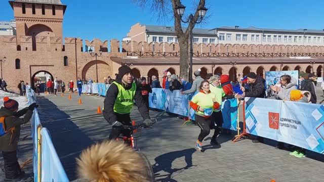 Финиш марафонцев на 10 КМ. Фестиваль «Крымская весна» 2023.
