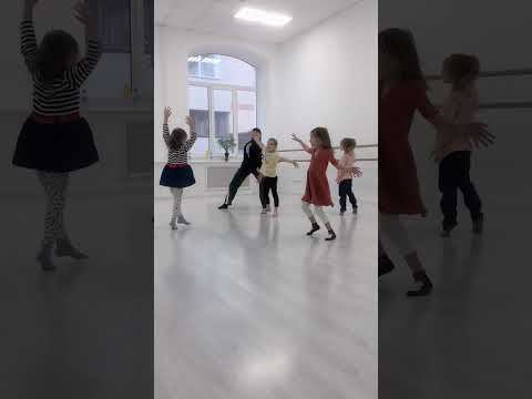 Дети на bereg(у). Обучение contemporary dance в Москве.