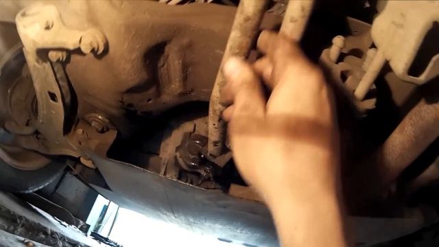 Устраняем дребезг ручки кпп на Nissan Almera N16 смотреть онлайн