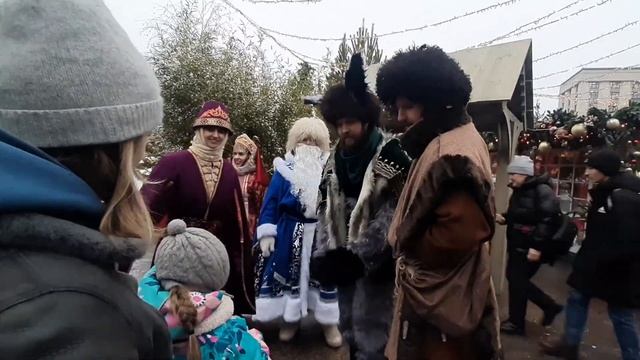 Прогулки по Москве. первый день фестиваля "Путешествие в Рождество" на Манежной площади