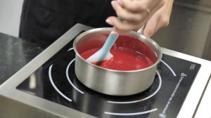Рецепт малинового кули. Как сделать ягодную начинку для торта