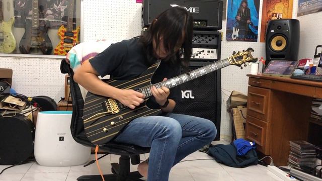 อ.โอ๋ ลองกีตาร์ไฟฟ้า Schecter Synyster Custom Electric Guitar смотреть онлайн