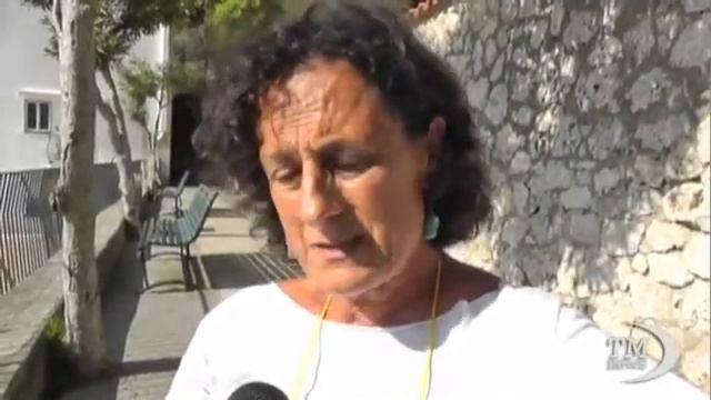 A Capri pubblicità choc: fette prosciutto su lato b di donna nuda смотреть онлайн