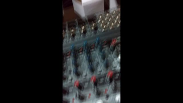 Behringer-Xenyx QX1202USB Review/español смотреть онлайн