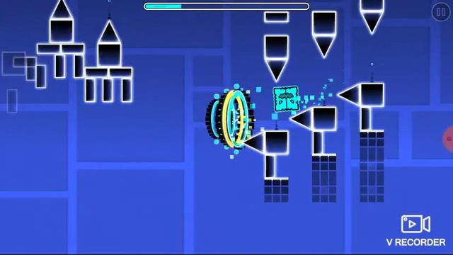В geometry dash какой-то уровень играется авто этого уровня есть песня. смотреть онлайн