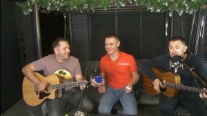 Ратмир Александров сложился пополам на диване. Александр Казлитин жжет. Роман Юданов плачет.