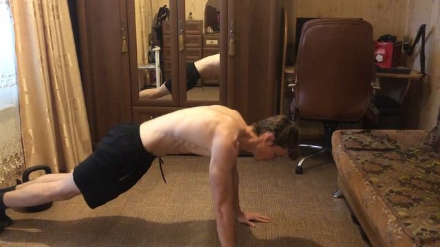 Прокачка трицепсов в домашних условиях (БЕЗ ЖЕЛЕЗА !) смотреть онлайн