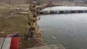 Форель на червя и опарыша
